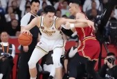 多米百家乐关于CBA季后赛冲刺阶段走向成谜，深圳男篮强势反弹，媒体盛赞，更衣室氛围转暖的信息