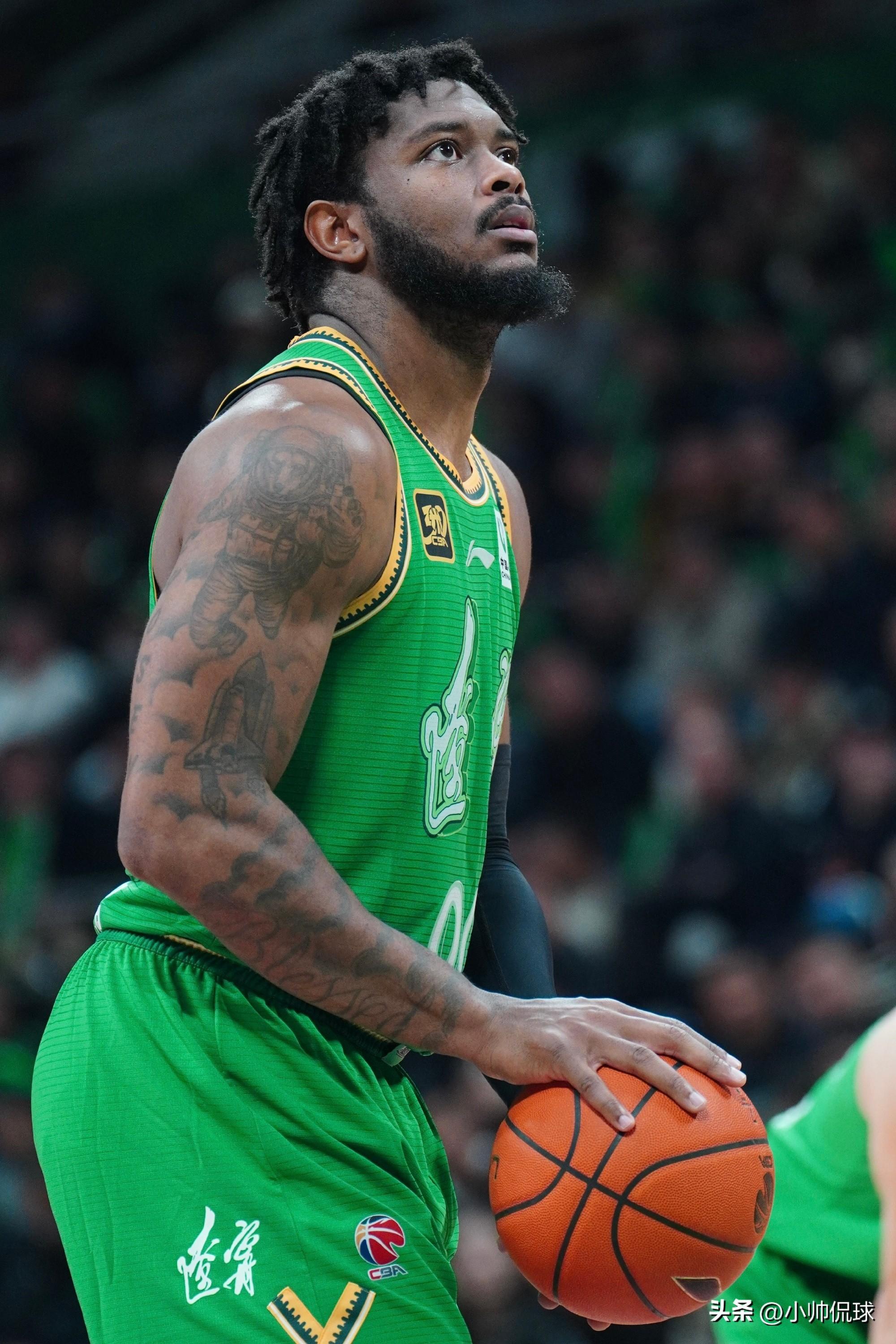 辽宁男篮赛季首胜