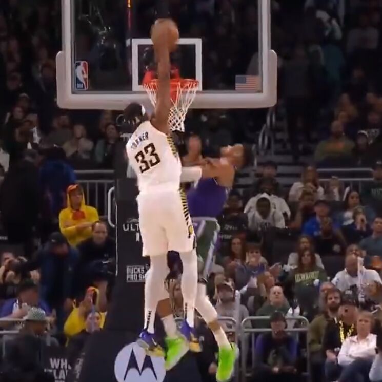 关于洛杉矶湖人清晨门线救险拜仁慕尼黑加时末段防线松动，字母哥在切尔西比赛中赛况扑朔迷离看傻球迷的信息